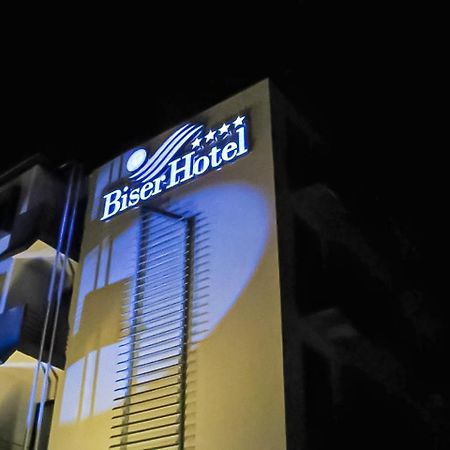 Biser Hotel Derventa Buitenkant foto