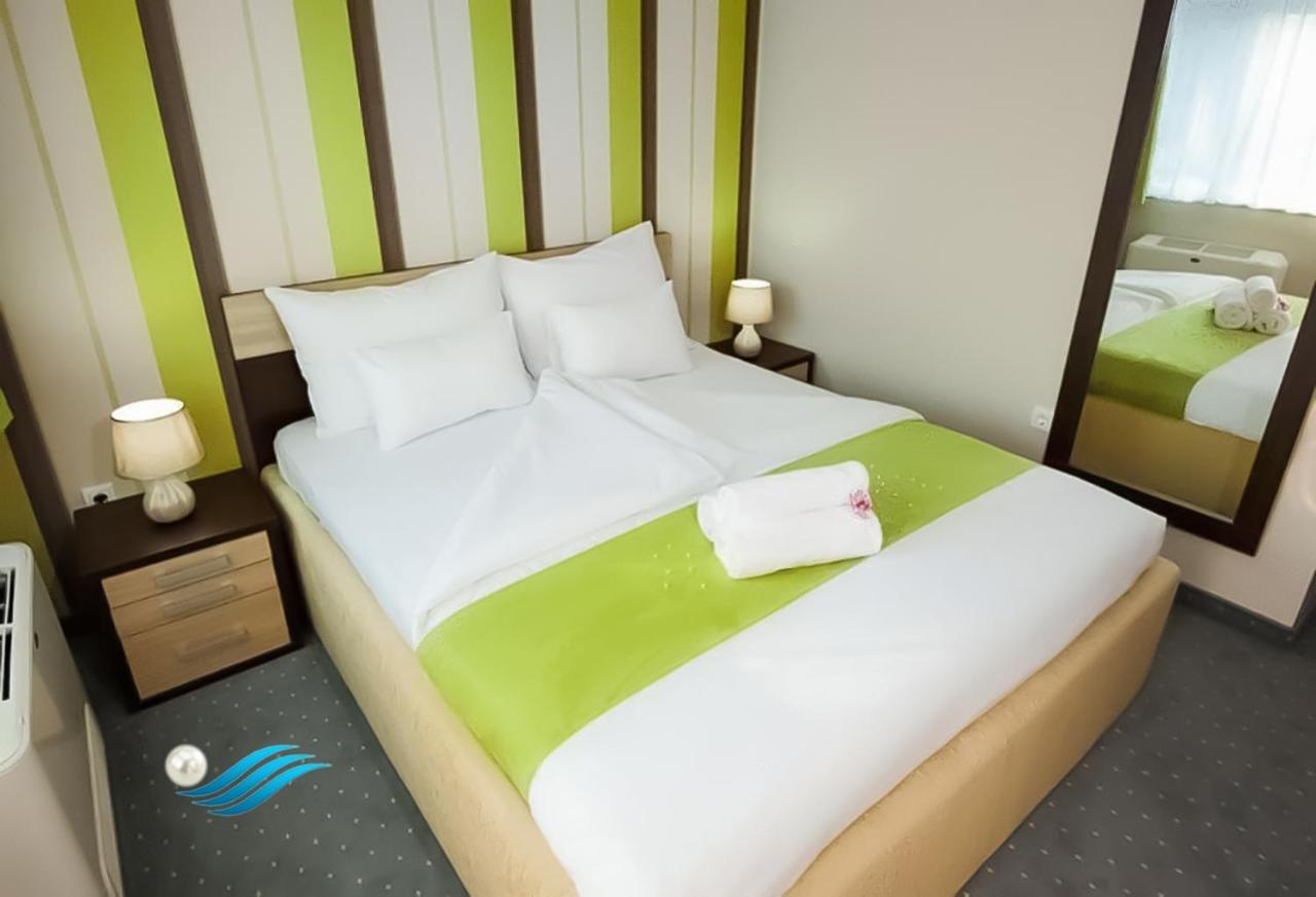 Biser Hotel Derventa Buitenkant foto