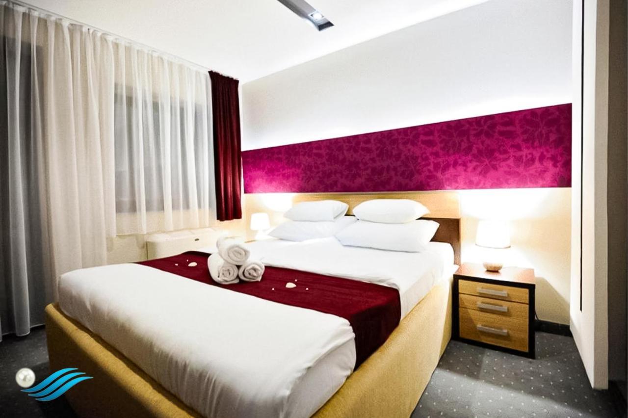 Biser Hotel Derventa Buitenkant foto