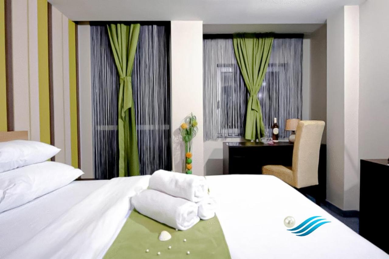 Biser Hotel Derventa Buitenkant foto