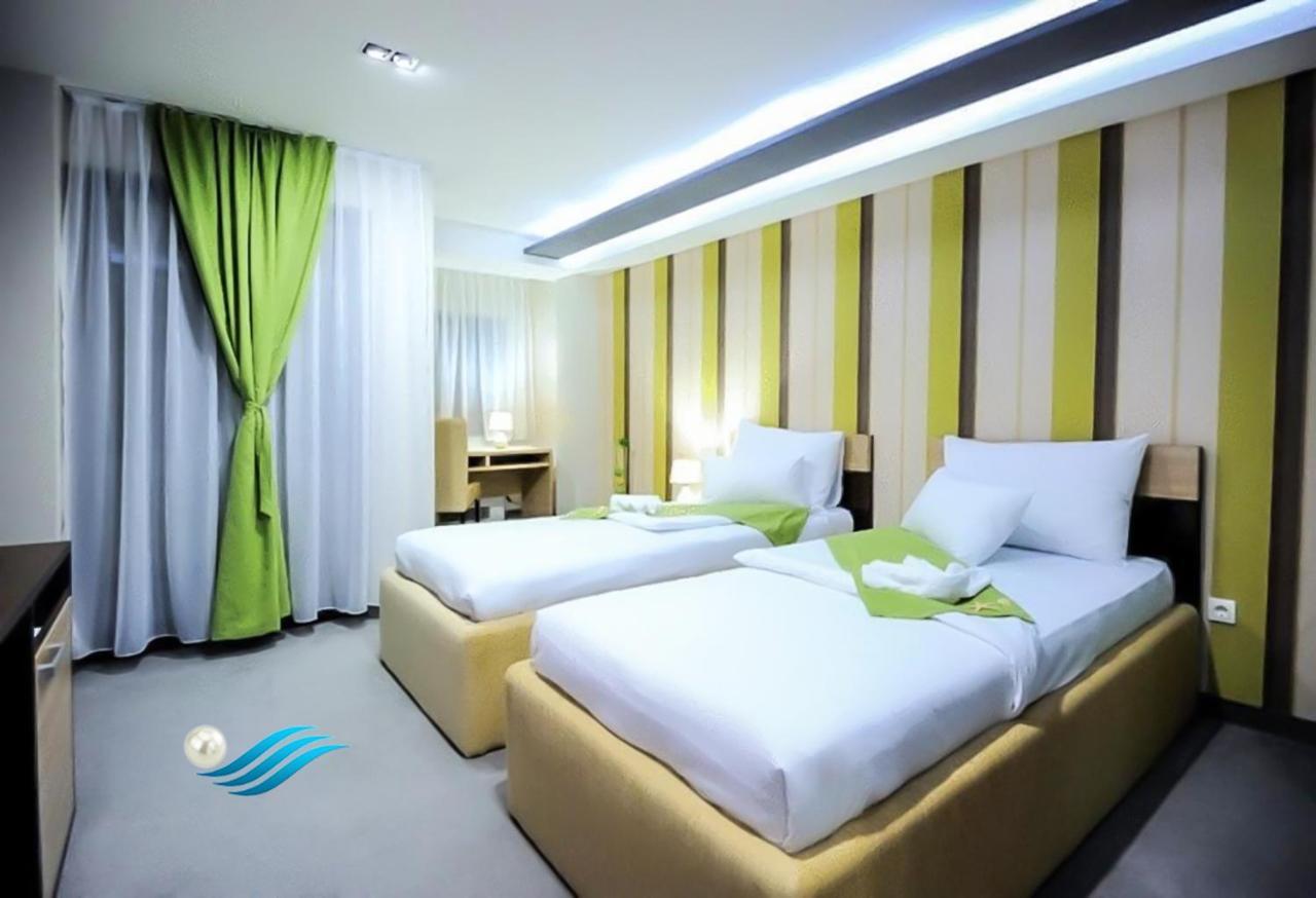 Biser Hotel Derventa Buitenkant foto